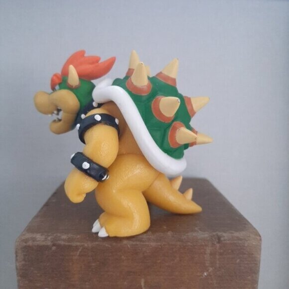 Jakks Super Mario World of Nintendo Bowser and Goomba Figures - Picture 3 of 11